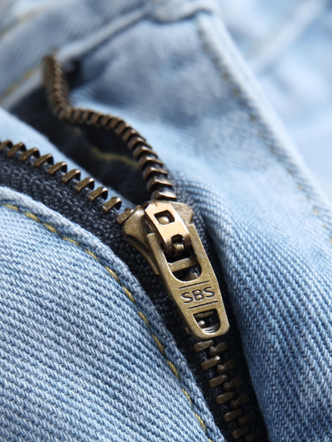 Title 5, Fashionable and exquisite embroidered mens jea...