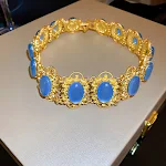 Colar com pingente de coração geométrico retrô em cor de diamante. Uma joia elegante para realçar seu estilo único e adicionar sofisticação ao seu visual diário. — foto 16