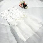 Vestido infantil de verão com alças e renda para meninas. Leve e elegante, ideal para a primavera e o verão, perfeito para um visual charmoso. — foto 1