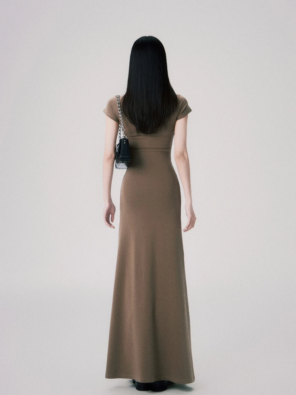 Women's Slim Knit Dress with Mid-Collar and Short Sleeves, offering a comfortable and stylish fit for everyday elegance. — photo 4