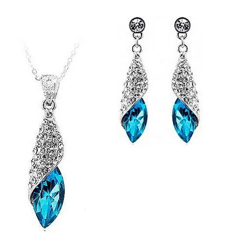Conjunto de colar e brincos para mulheres. Elegância e sofisticação em um só produto. Ideal para presentear ou usar em diversas ocasiões. — foto 4