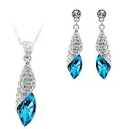 Conjunto de colar e brincos para mulheres. Elegância e sofisticação em um só produto. Ideal para presentear ou usar em diversas ocasiões. — foto 4