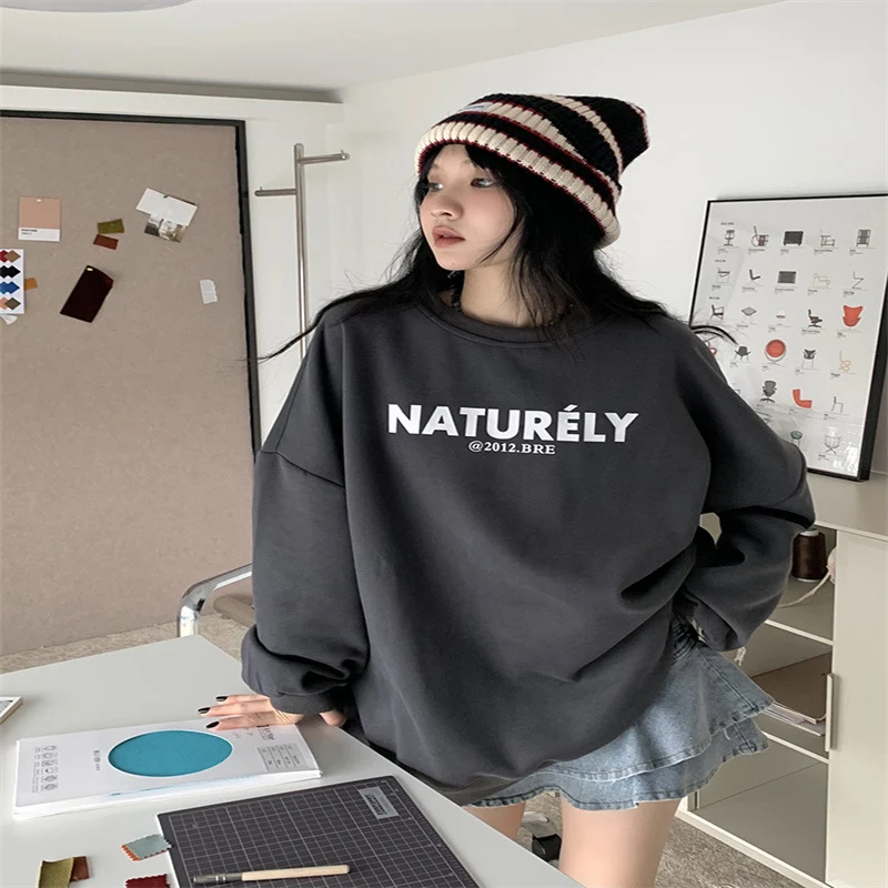 Suéter de manga longa solto com gola e estampa de letras forrado com fleece, ideal para conforto, aquecimento e um visual casual estiloso. — foto 13