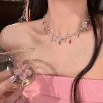 Colar Dopamina Garota Verão Elegante. Desfrute do verão com estilo e alegria. Este colar é perfeito para elevar seu visual, exalando felicidade e otimismo. — foto 15