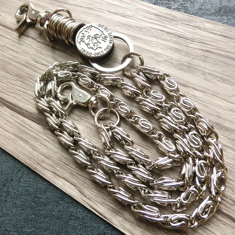 Corrente de cintura masculina elegante, acessório de moda que define o seu estilo. Adicione um toque sofisticado e moderno ao seu visual diário. — foto 1