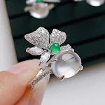 Anel feminino com diamante completo de ágata de calcedônia branca gelada natural simulada, beleza e brilho. — foto 7