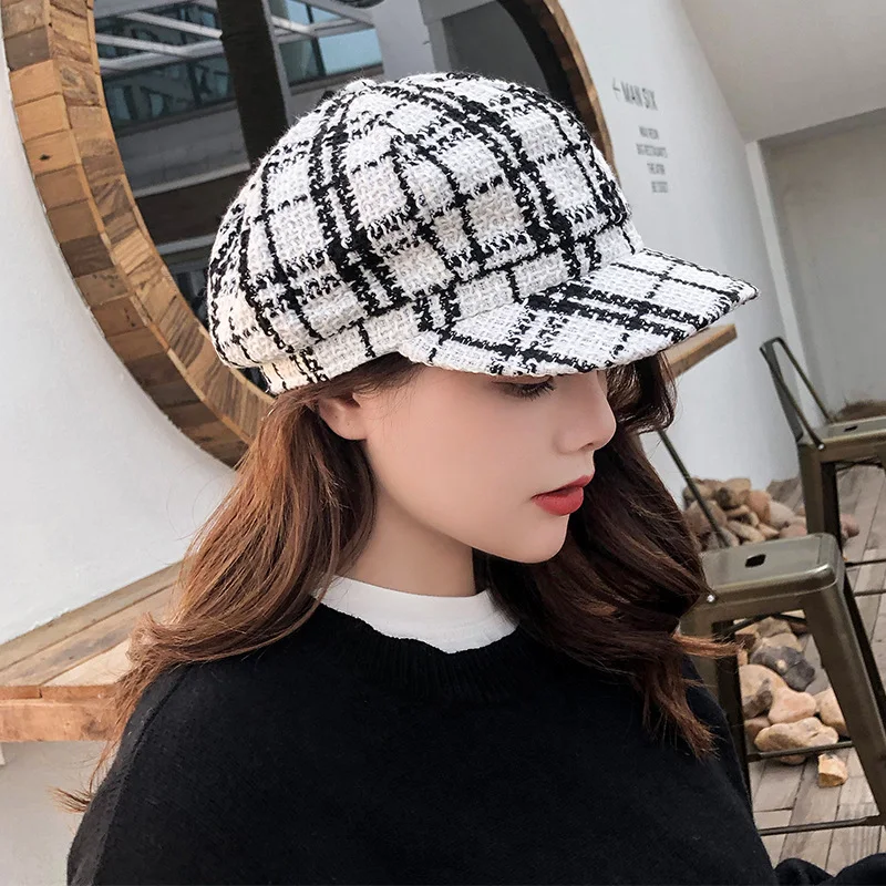 Title 6, Berretto scozzese con cappello ottagonale lette...