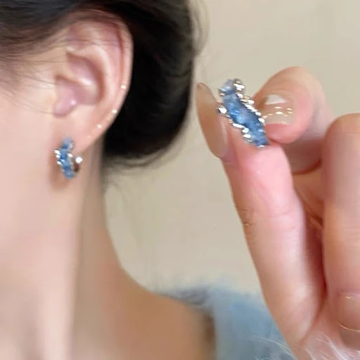 Title 3, Pendientes de diseño minoritario femenino con c...