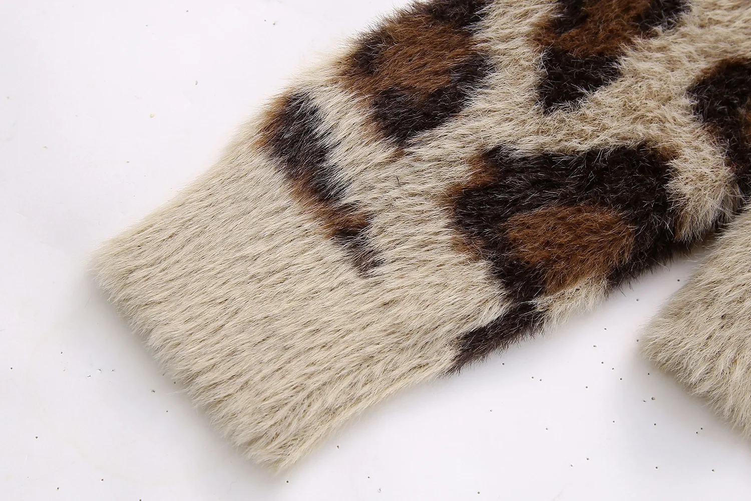 Title 14, Leisure animal pattern jacquard artificial fur ...