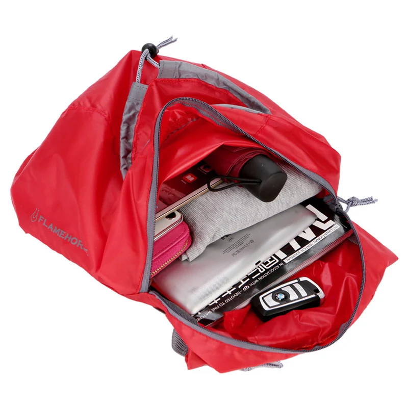 Mochila casual de nylon ultraleve e à prova d'água. Perfeita para uso diário, viagens e atividades ao ar livre com conforto. — foto 1