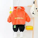 Conjunto esportivo e de lazer de duas peças para meninos. Conforto e estilo em um só produto. Perfeito para atividades e diversão. — foto 6