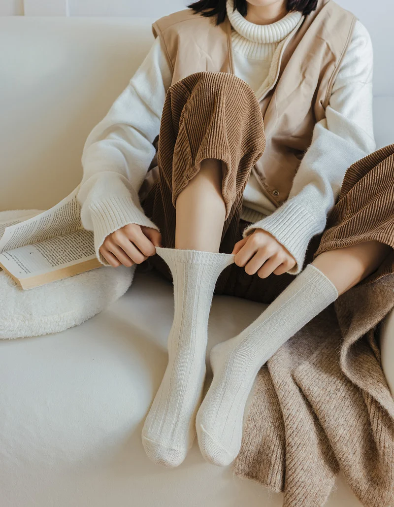 Title 2, Womens Solid Color Anti-Pilling Wool Socks