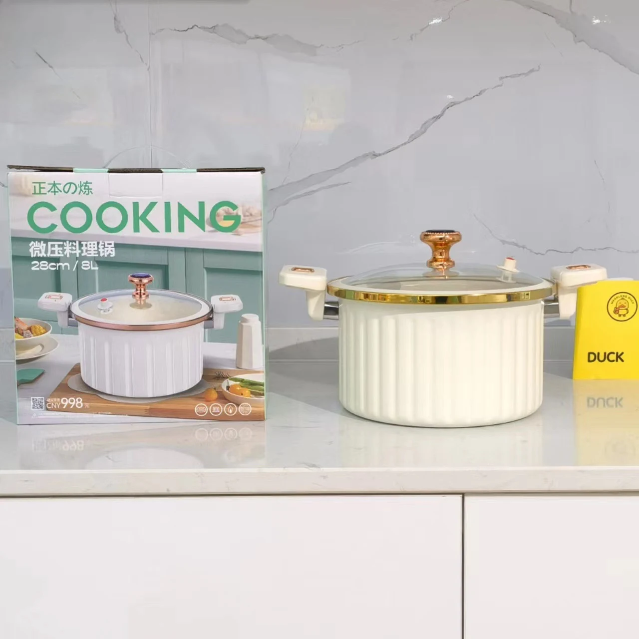 Title 1, Versatile universal non-stick pan for simmering...