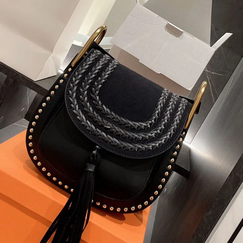 Bolsa Saddle Pequena Portátil Cor Sólida Oblíqua. Leve seus pertences essenciais com estilo e praticidade no dia a dia. — foto 3