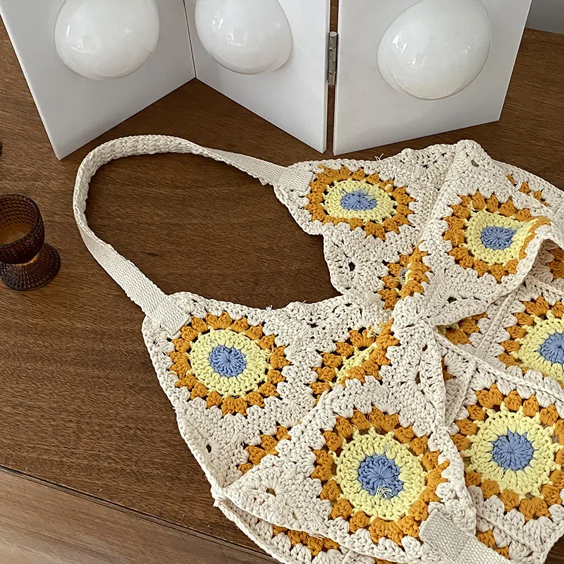 Net Red Ins Hand-woven Bag with Flower Stitching, perfect for the beach. Lightweight and stylish, enjoy your summer days — photo 4