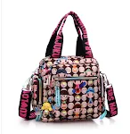 Bolsa feminina impermeável de nylon, leve e ideal para o dia a dia e viagens. Resistente à água, durável e com design moderno. — foto 9