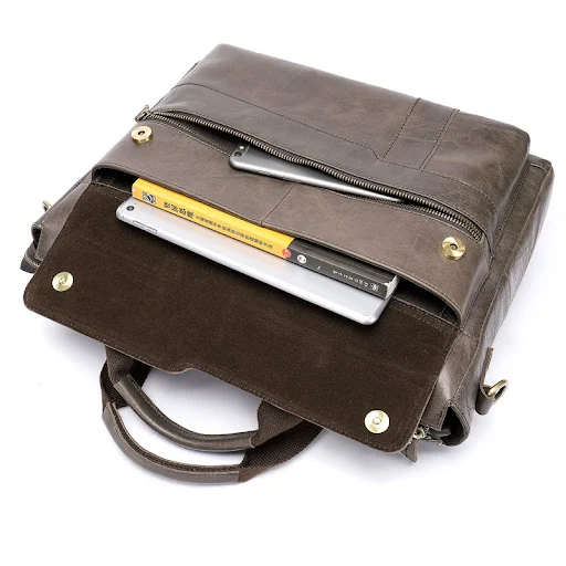 Title 6, Bolsa para computador masculina em couro bovino...