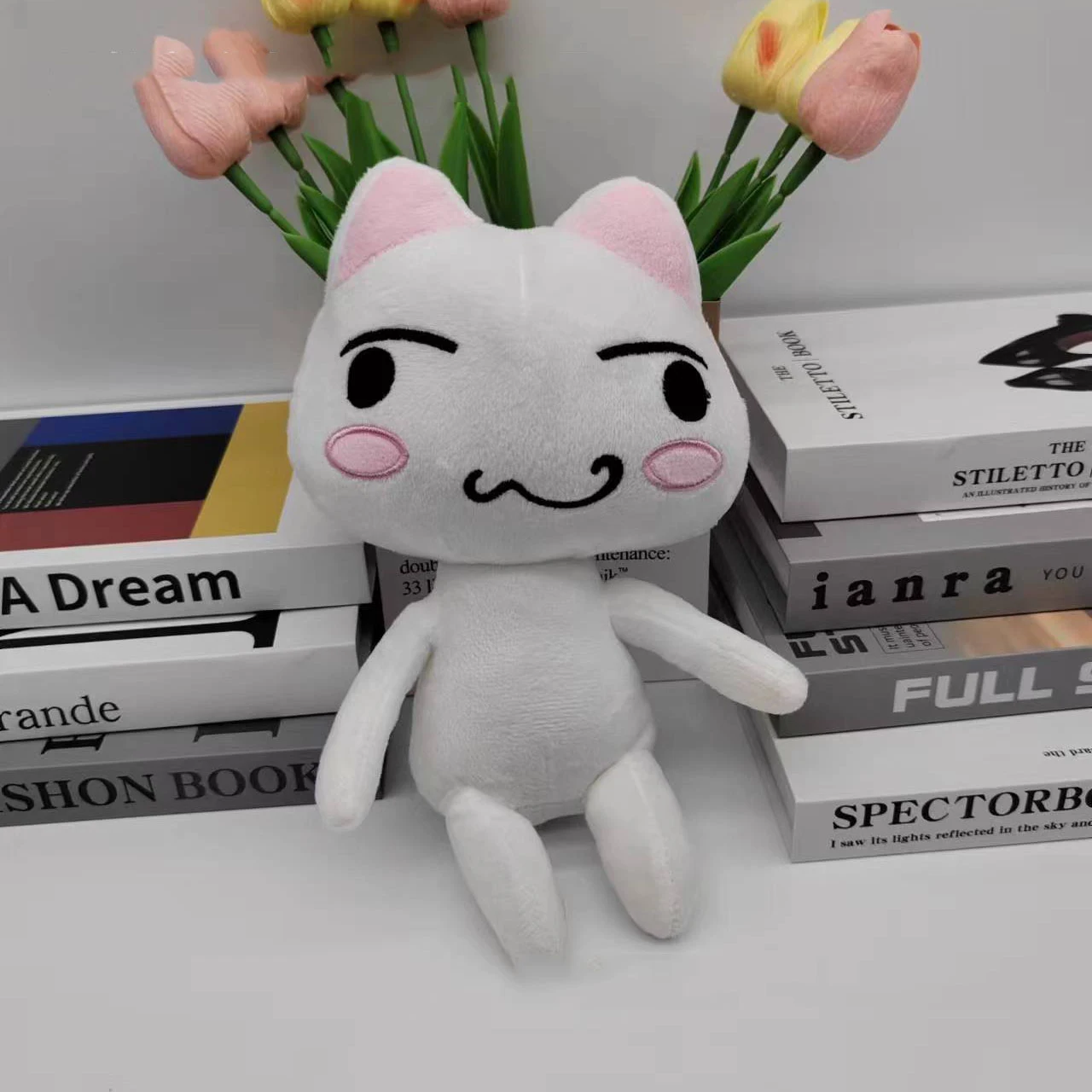 Boneca de pelúcia de Gato com Expressão Fofa. Conforto e fofura em um só abraço. Ideal para crianças e amantes de gatos. Um presente perfeito! — foto 9