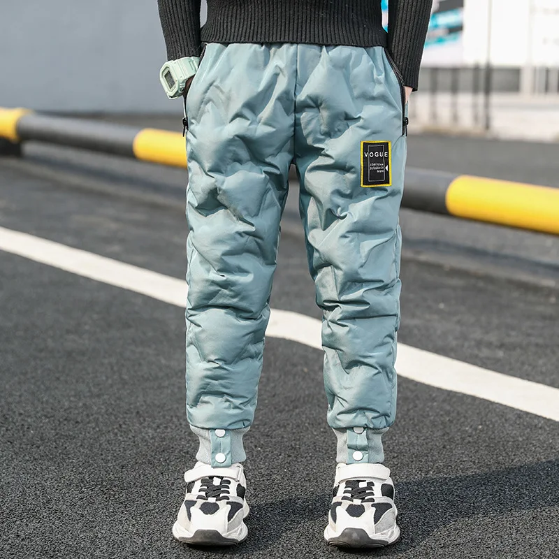 Pantaloni in cotone con doppia fibbia per bambini Ragazzi ispessiti. Comodi e resistenti, perfetti per giocare e affrontare l'inverno. — foto 8