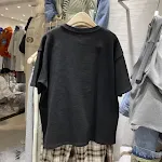 Student short-sleeved T-shirt, loose bottom fashion. Small shirt top providing comfort and style. Perfect for casual wea — photo 4