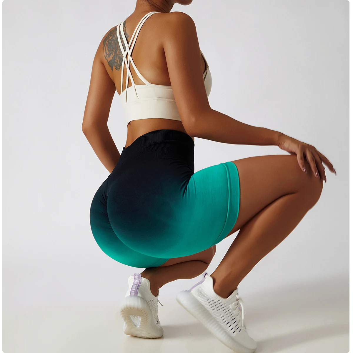 Title 4, Naadloze, ademende yoga shorts met geleidelijke...