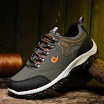 Sapatos sobre o pé para homem Calçados de trilha para atividades ao ar livre Conforto e durabilidade para suas aventuras em trilhas e montanhas. — foto 5