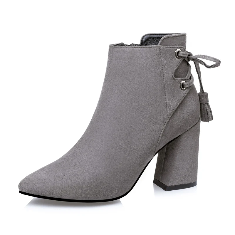 Title 5, Botas de camurça com cadarço e bico fino para b...