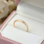 Anel de estrela banhado a ouro 14K em prata esterlina. Adicione um toque de brilho com este anel de estrela elegante e sofisticado. Ideal para qualquer ocasião. — foto 3