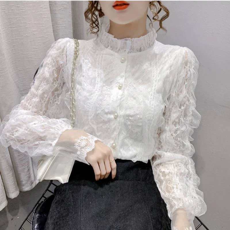 Women's Solid Color Lace Bottoming Shirt A versatile wardrobe essential, perfect for layering or wearing alone. Adds a t — photo 3