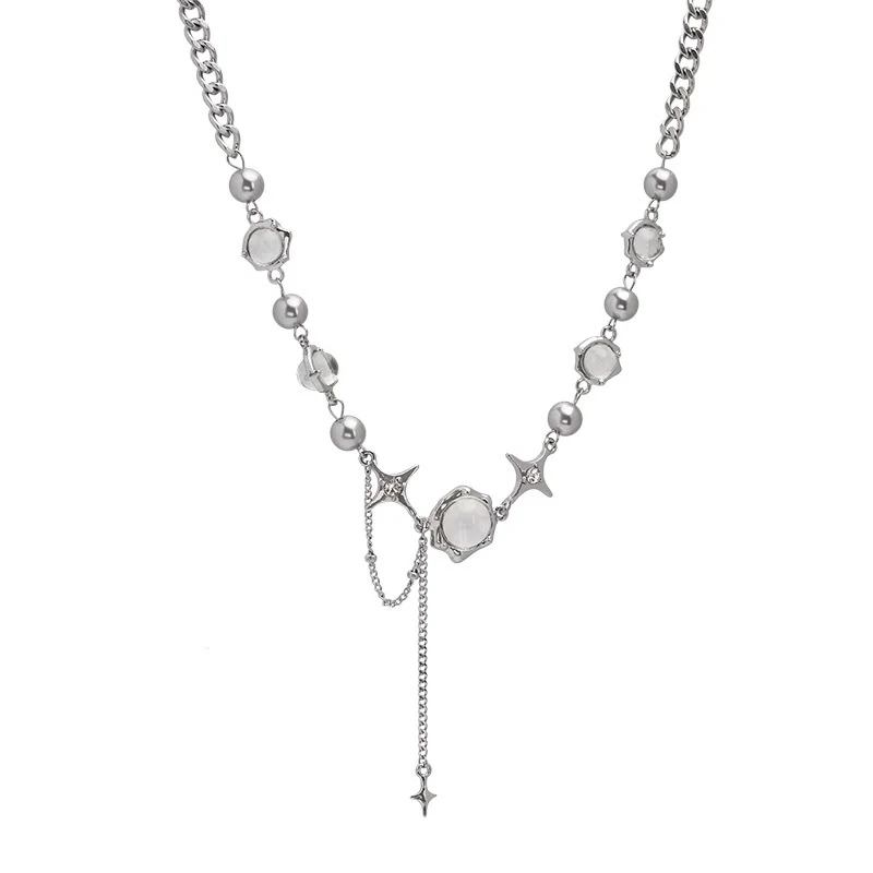 Colar com pingente de borla de cruz de zircônia Moonlight para mulheres. Adicione brilho e elegância ao seu visual com este acessório sofisticado. — foto 1