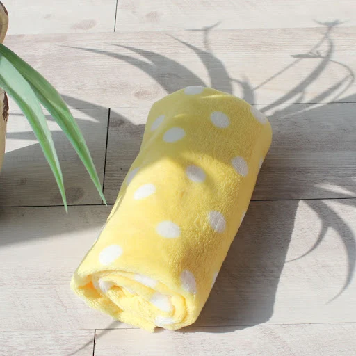 Title 2, Large, medium and small dog blanket for comfort...