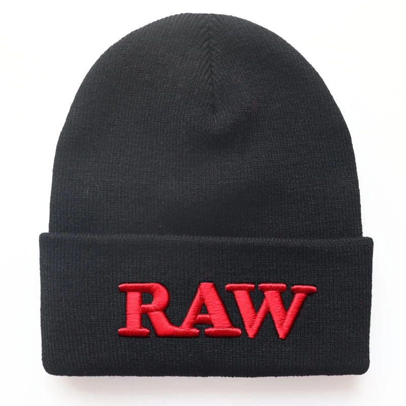 Gorro de tricô com bordado RAW de letras outono inverno unissex. Quente e estiloso, perfeito para se proteger do frio com design moderno. — foto 7