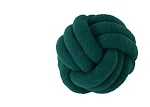 Sofá simples para quarto com almofada de bola nó, ideal para decoração e conforto. Adicione charme e aconchego ao seu quarto. — foto 21