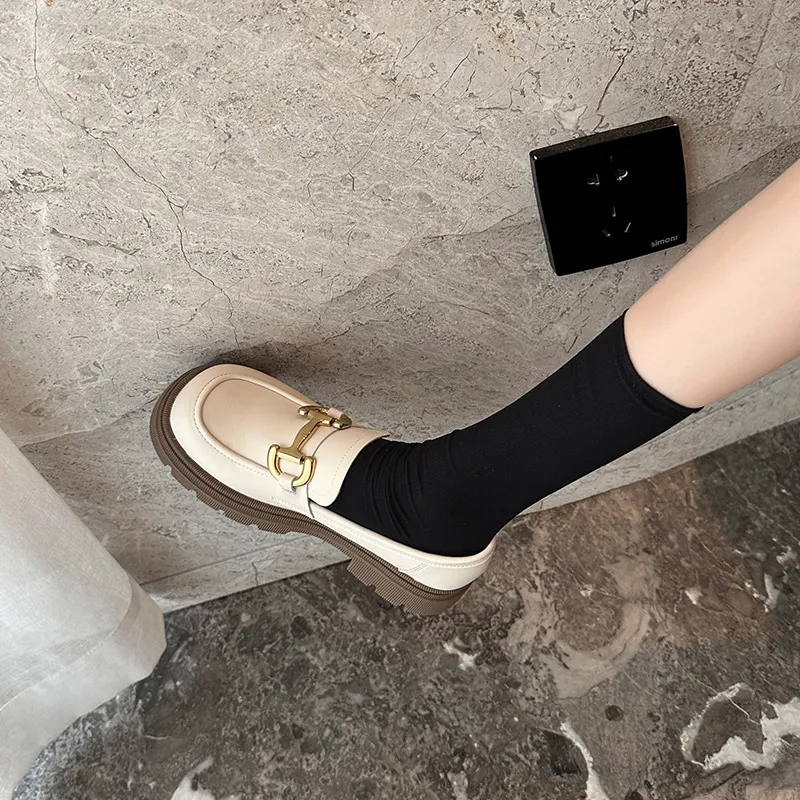 Platform Loafers Małe Skórzane Wsuwane Buty z Kwadratowym Noskiem, Stylowe i Wygodne Obuwie Damskie, Idealne na Co Dzień i Specjalne Okazje — zdjęcie 4