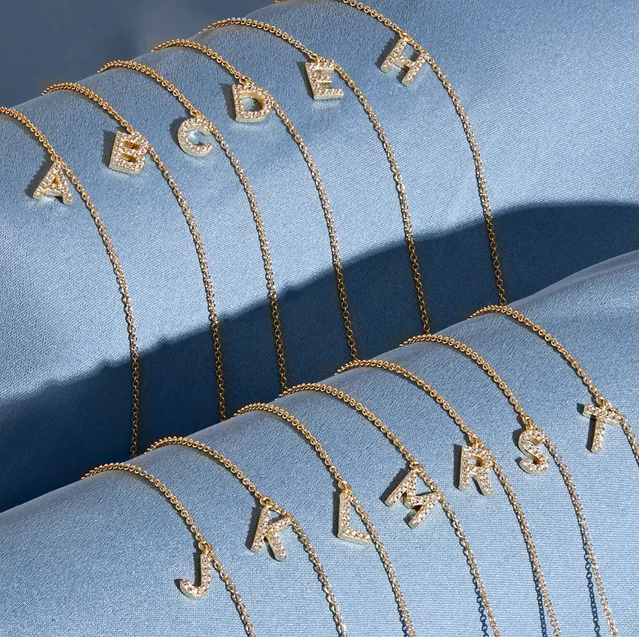 Pulseira de zircônia simples e refinada para moda. Joia elegante para uso diário que adiciona um toque de sofisticação e realça seu estilo com brilho sutil. — foto 5