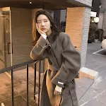 Cappotto in cashmere imbottito da donna lungo fino al ginocchio. Lusso senza tempo e comfort superiore per l'inverno. Un'eleganza avvolgente — foto 6