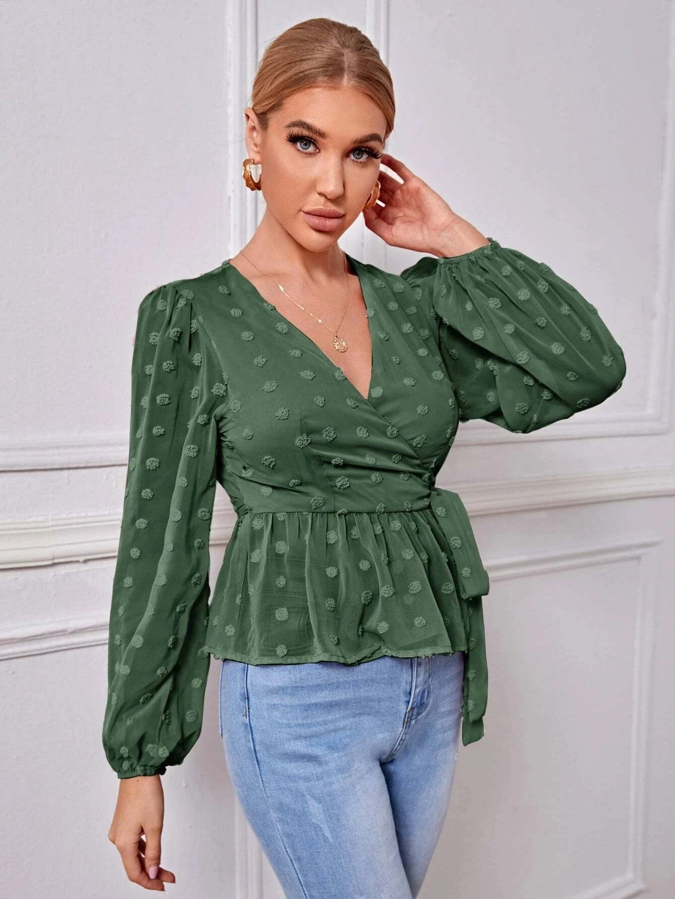 Title 5, Blusa feminina decote em V, slim fit, leve e ma...