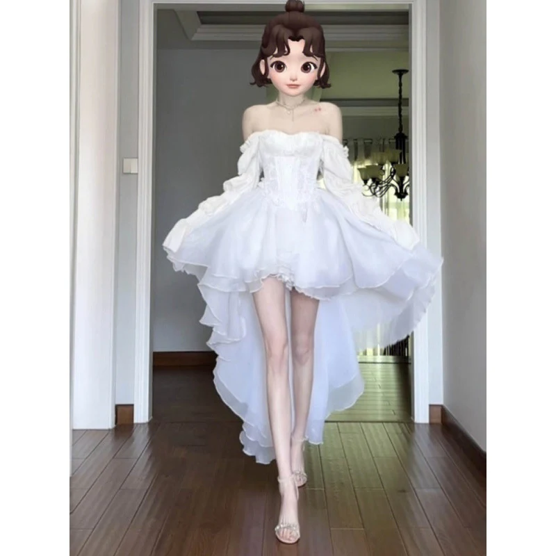 Vestido branco de fada com sutiã embutido para meninas. Confortável e elegante, ideal para eventos especiais e festas. Celebre com estilo. — foto 1