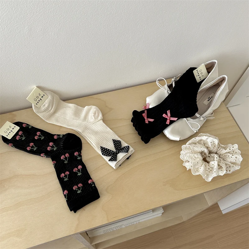 Title 5, Mesh Sweet Floral Bow Mid-calf Length Loose Soc...