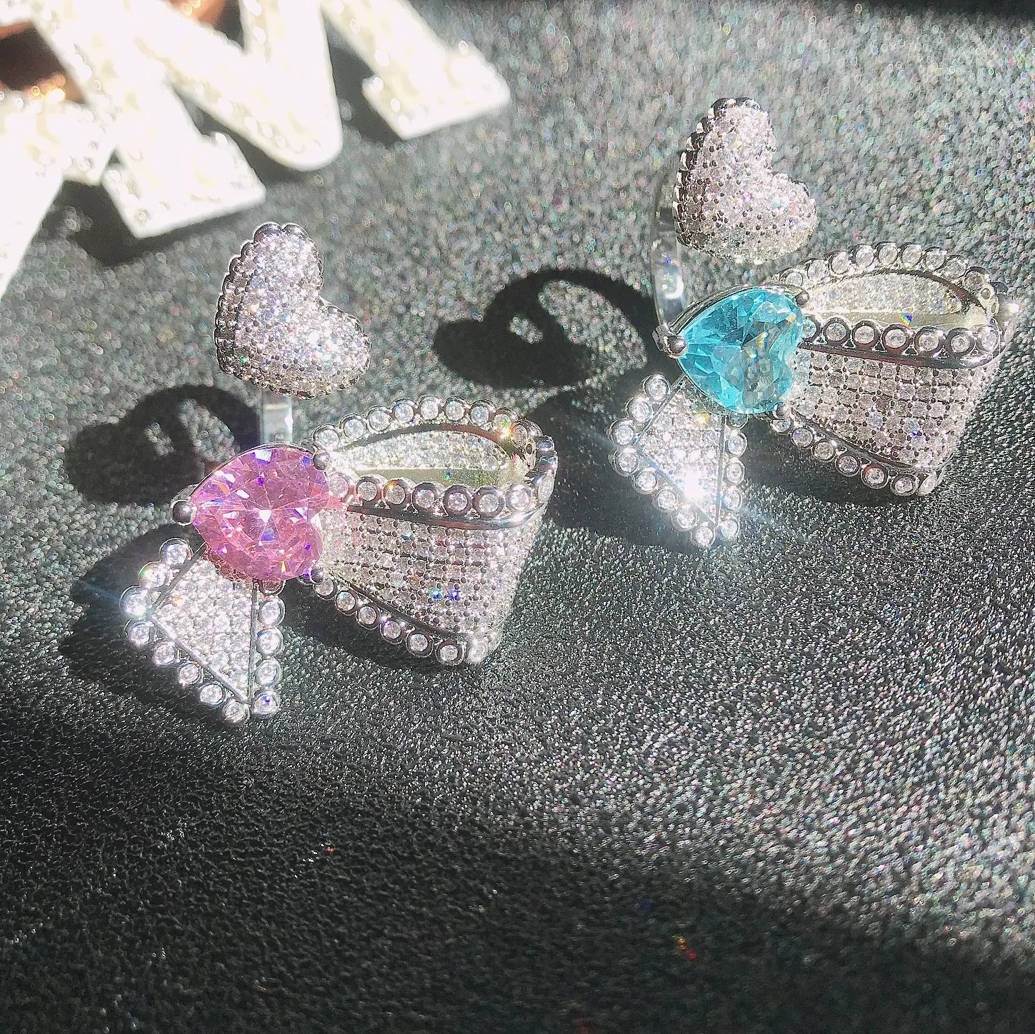 Anel de borboleta de zircônio micro cravejado com design assimétrico para mulheres – Sofisticação e beleza únicas. — foto 5