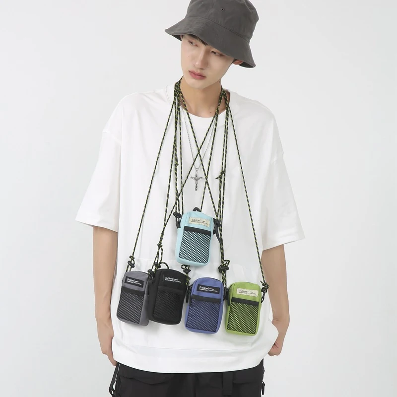Bolsa transversal de moda simples masculina, ideal para o uso diário. Leve, prática e com espaço para seus itens essenciais. — foto 9