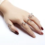 Anel ajustável com 26 letras iniciais novo design para mulheres Joia de moda simples e elegante, perfeito para presentear alguém especial. — foto 77