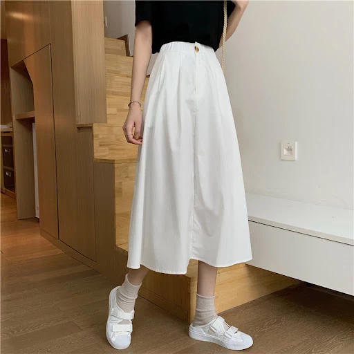 Title 1, Mid-length puffy skirt. Comfortable and stylish...