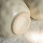 Keramik Milchkanne Vase mit Perlenhenkel, Wohnzimmer Deko. Stilvolle Dekoration für Ihr Zuhause, perfekt für Blumen und Ambiente. — foto 4