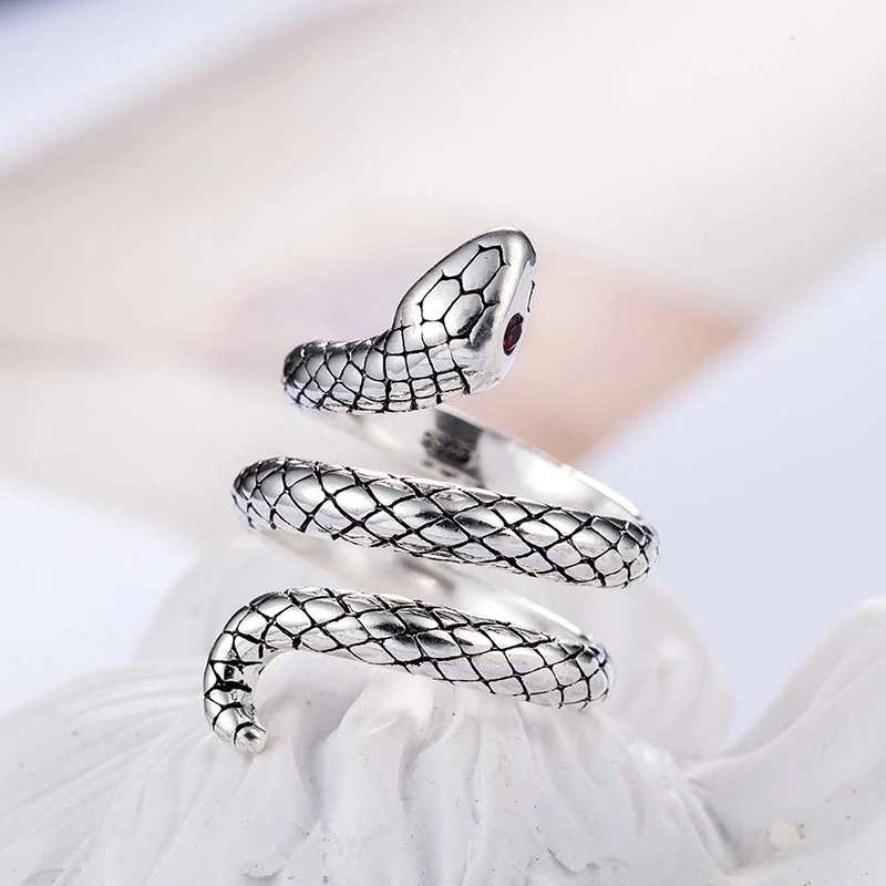 Anel de cobra tailandês de prata vintage. Adicione proteção e estilo com este anel único, com design autêntico e vintage. Perfeito para um visual diferenciado. — foto 3