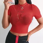 T-shirt donna estivo in rete rossa, ricamo trasparente con scritta, maniche corte. Top sexy e corto con ombelico in vista. Perfetto per l'estate. — foto 4