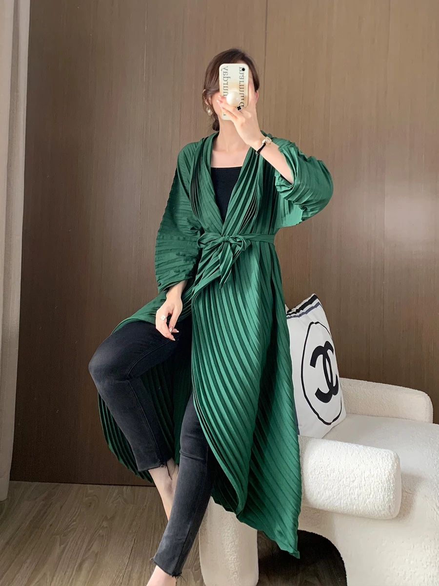 Handgeperste lange trenchcoat voor dames, stijlvol en warm, perfect voor de winter, biedt bescherming tegen de kou, tijdloos design en elegante look. — foto 11