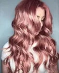 Peruca Amazon feminina, cabelo longo cacheado com ondas grandes, tingido médio, cobre o rosto, repara e dá volume, visual moderno. — foto 3