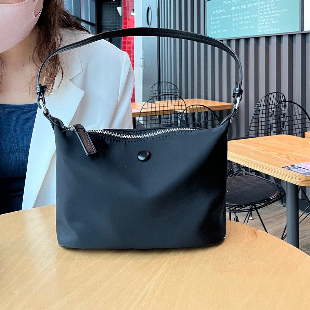 Women's Stylish and Lightweight Waterproof Nylon Shoulder Messenger Bag Perfect for everyday use, travel, and work. Offe — photo 2