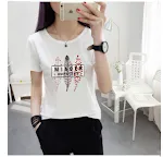 T-shirt estivo a maniche corte da donna, ampio e compassionevole. Abbigliamento studentesco ideale per l'estate, comodo e alla moda. — foto 26